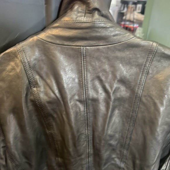 Beautiful thin 100%. Leather hardly used great almost new condition - Picture 6 of 7